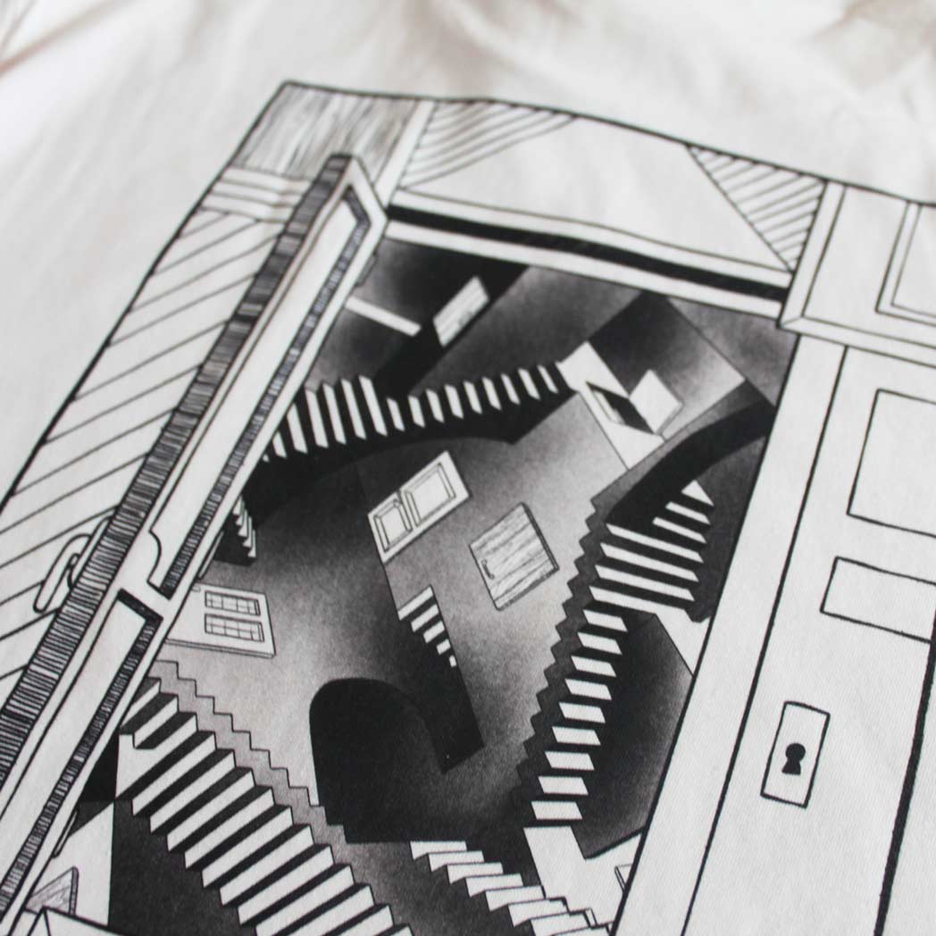 Dettaglio grafica t-shirt DOORS Progetto Generazione Zeta sul tema delle "porte aperte" dei giovani. Ispirata a Escher