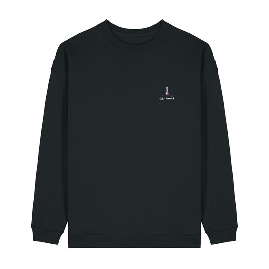 Defeua QUEEN, felpa oversize nera sulla forza delle donne, lato frontale logo