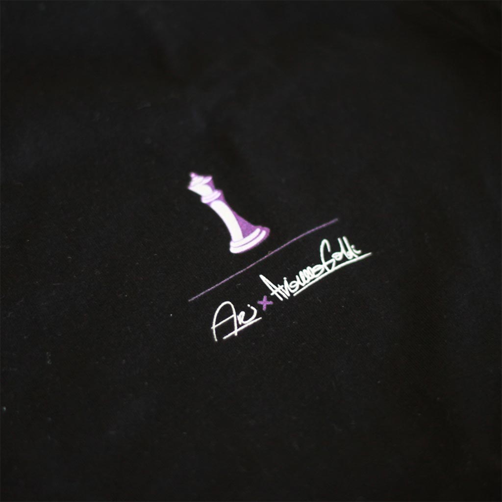 Defeua® QUEEN tshirt donna nera dettaglio grafica - Collezione speciale Generazione ZETA