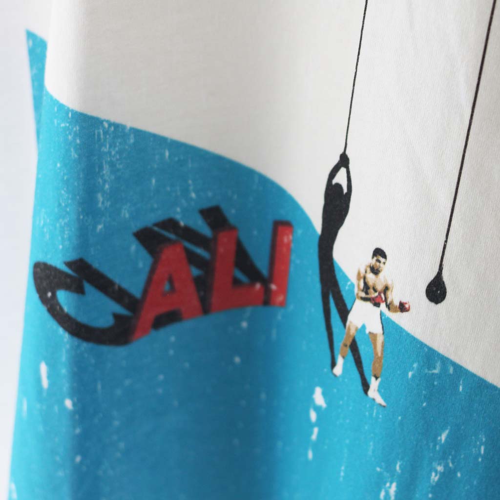 Defeua® SOUL MATTERS, t-shirt bianca in cotone biologico, dettaglio grafica Muhammad Ali