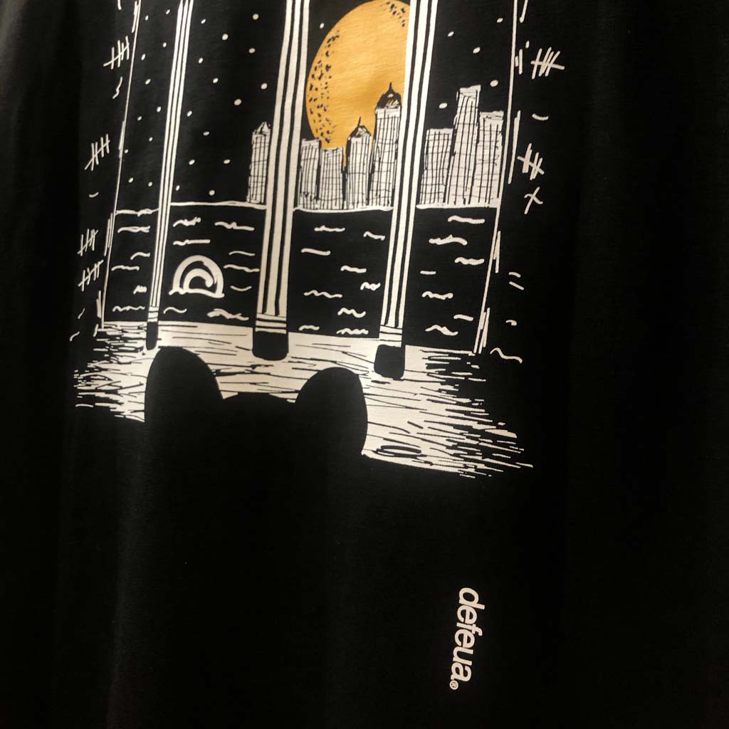 Defeua® COPY & RIGHTS, la t-shirt nera con Topolino e il valore della libertà creativa - dettaglio retro