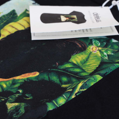 Defeua® DISAGREE t-shirt nera Frida Kahlo in 100% cotone biologico e maniche arrotolate