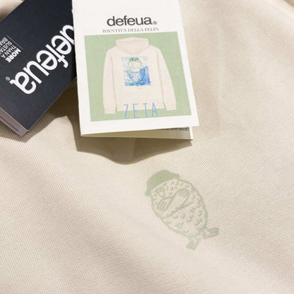 FEEL LIGHT felpa con cappuccio in cotone biologico, dettaglio grafica frontale e kakapò