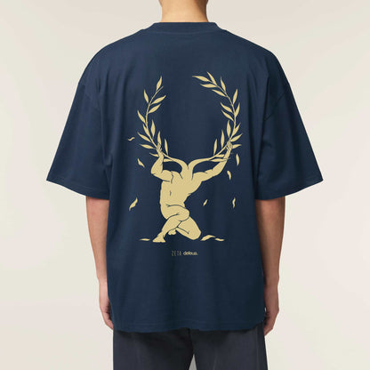 T-shirt sostenibile GLORIA oversize Gen Z  in cotone biologico con grafica su Atlante e la ricerca della fama.