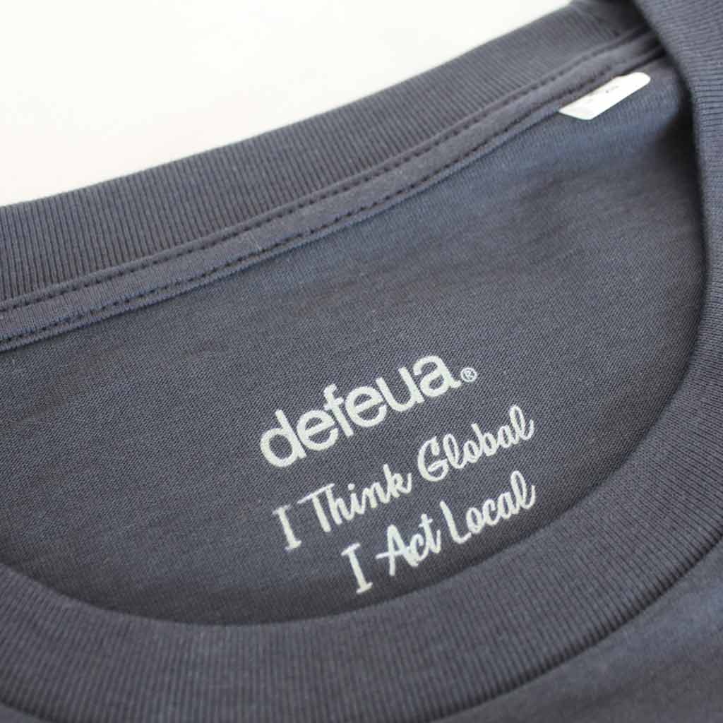 Defeua® IT SUCKS, t-shirt cotone biologico Think Global Act Local