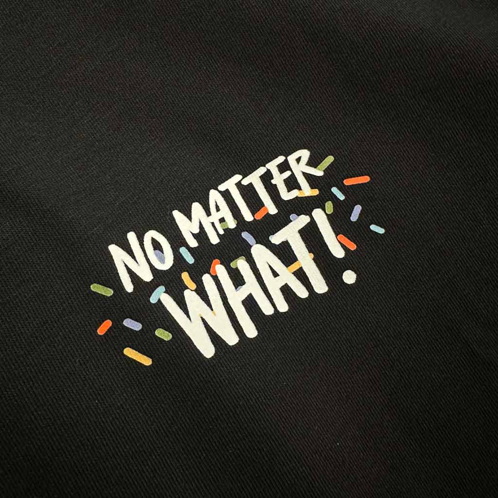 T-shirt sostenibile Defeua JUMP AROUND dettaglio grafica fronte