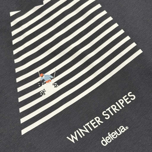 Defeua® WINTER STRIPES, t-shirt in 100% cotone biologico dettaglio grafica
